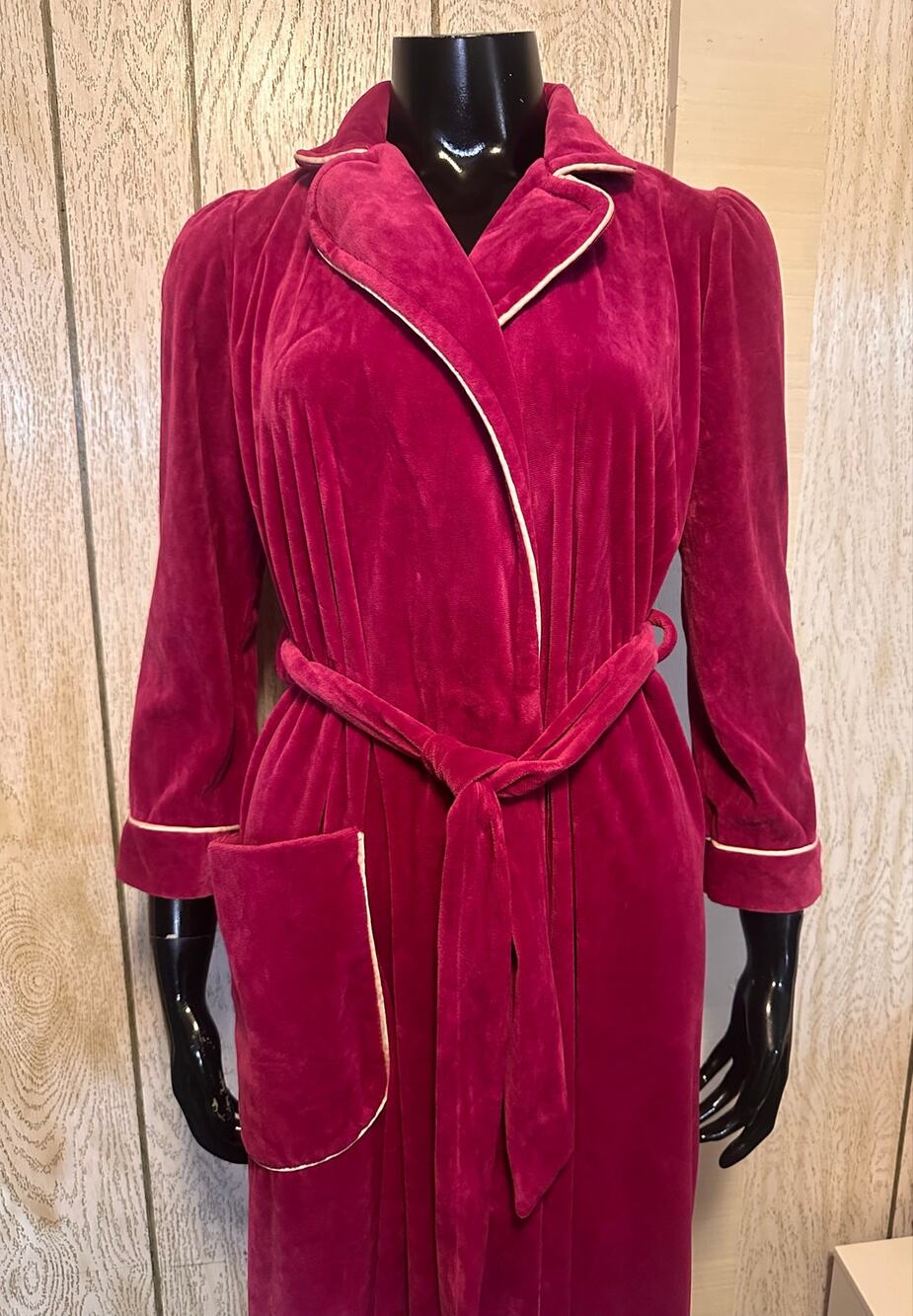 Beautiful Vintage 1970s Fuchsia Pink Plush Velvet Long Lounge Robe Petite Medium